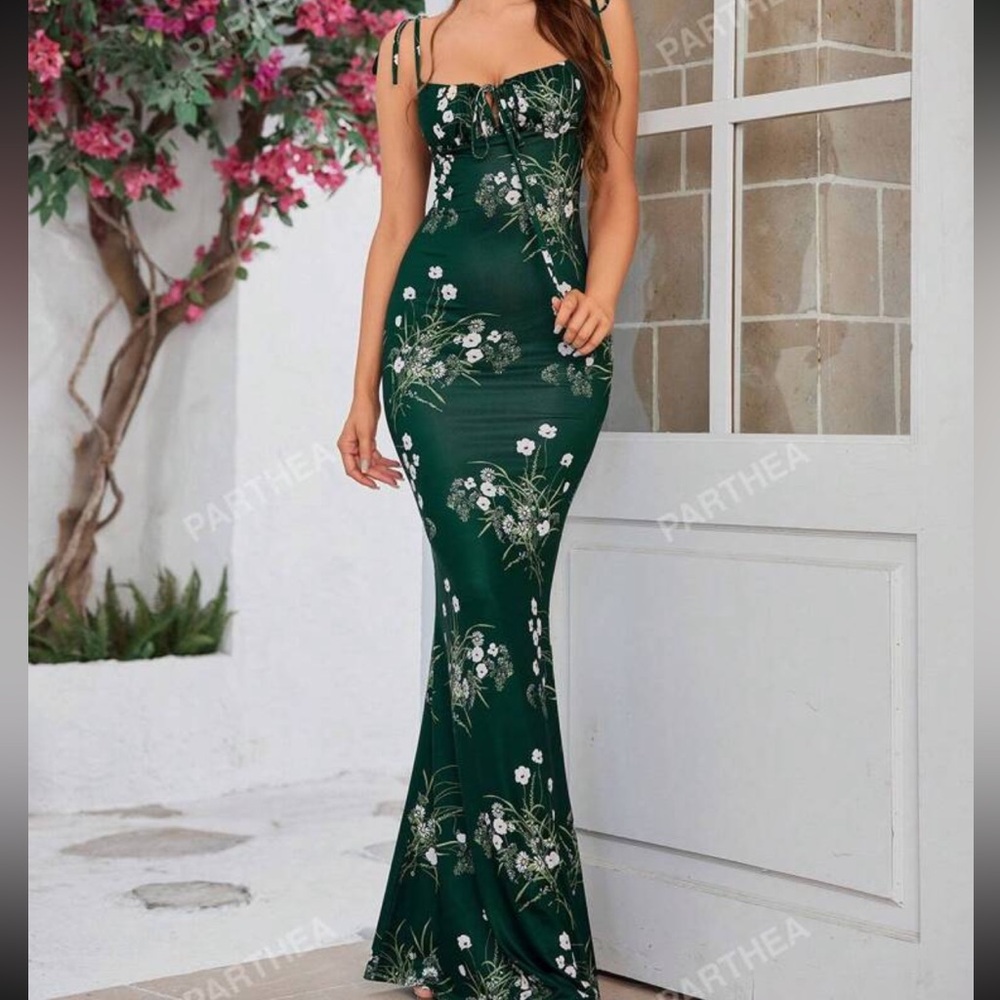 SHEIN / PARTHEA Mermaid Hem Dark Green Floral Print Maxi Dress Large No Tags